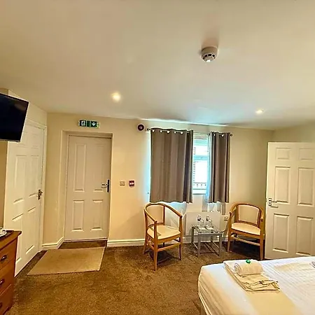 The Woodman Inn 5*