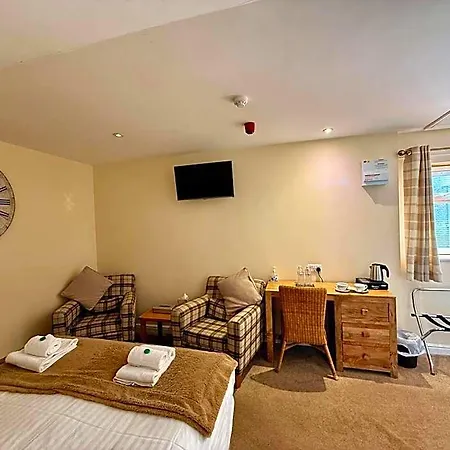 Inn The Woodman 5*