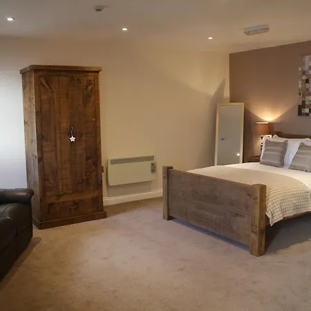Inn The Woodman