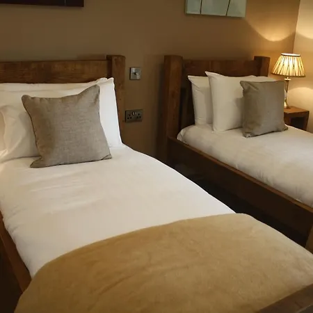 여관 The Woodman 4*